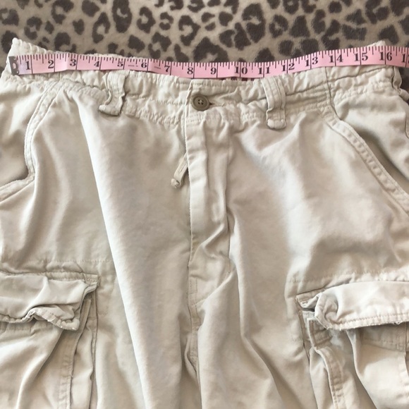 Abercrombie & Fitch Cargo Shorts in Light Stone Taupe Size 32 Men’s - Picture 13 of 17